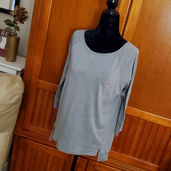 American Eagle Outfitters Shirt. - Picture 2 of 6